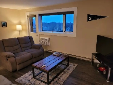 1 Bed 1 Bath Top Floor Unit Available Immediately Image# 9