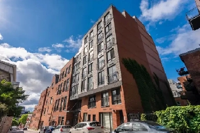 Studio Downtown Montreal, with Parking Image# 22
