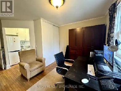 1 Bedroom Apartment on Second Floor of Home in Beaches w/parking Image# 5