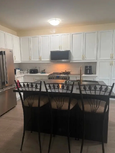 Room for Rent on Upper Floor in Brampton (Wifi & Utilities Inc.) Image# 4