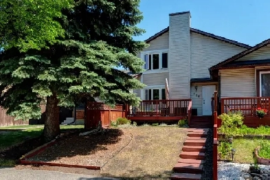 UPGRADED FULLY DEVELOPED DEER RIDGE TOWNHOUSE WITHOUT CONDO FEES Image# 6