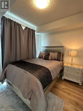 1 Bedroom  Den in suit Laundry for Rent Image# 3