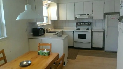 4BR sheppard/dufferin, 5 mins walk to subway (bathurst mananor Image# 1