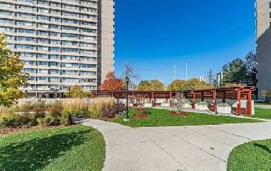 ONE  BED ROOM  APPARTMENT  AT DON MILLS /GATEWAY Image# 8