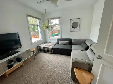 Bright 3 bedroom family home with garden patio and office Image# 9