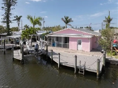Gulf Access..charming & colorful fishing village of Matlacha USA Image# 6