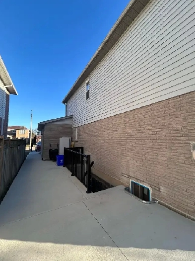 BASEMENT FOR RENT! BEST DEAL 2 UNITS IN 1 Image# 5