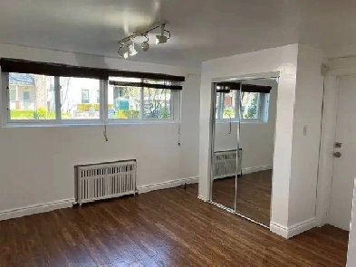 Studio apartment just steps away from Eglinton West Subway Image# 5