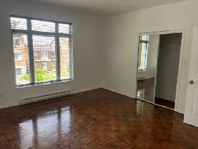 5 1/2   3 chambres 2 salle de bains Image# 1