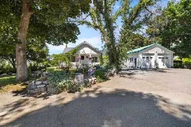 Classic Home w/ Shop in Creston B.C. Image# 14