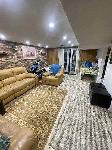 2 bedroom walkout basement Image# 3