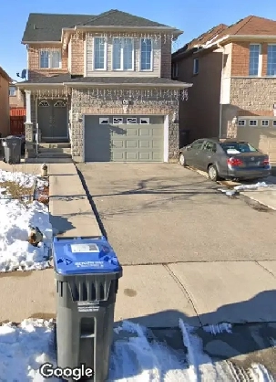 4-Bed, 2.5-Bath Family Home Near Sheridan College Image# 1
