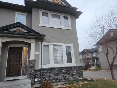 Townhouse for rent in stonebridge Image# 3
