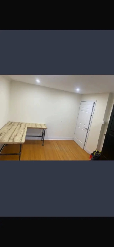 Scarborough warden and Lawrence for rent 3 bedrooms main floor Image# 2