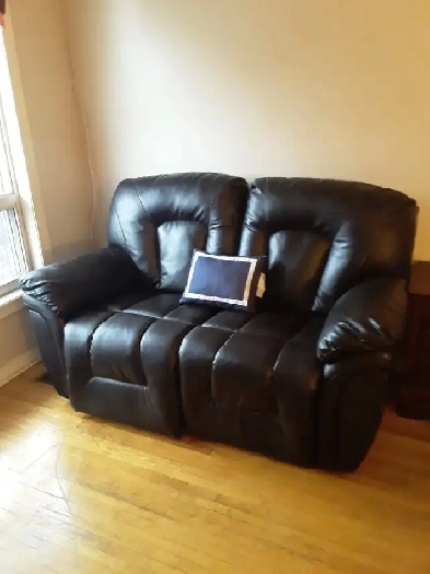 A nice room for rent at St Clair and Keele for male professional Image# 1