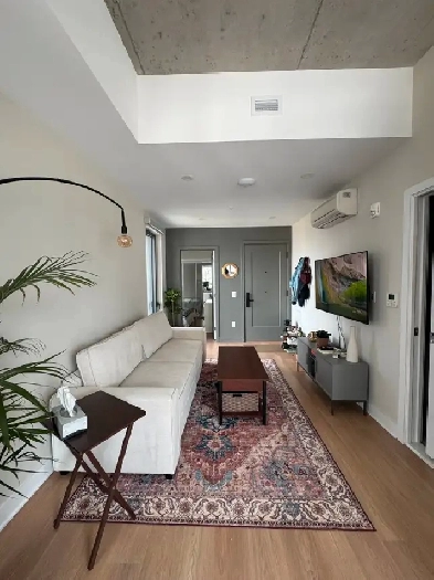 3 1/2 Apartment Steps from Old Port! Image# 4