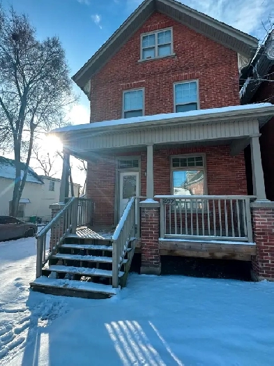 Prime Location Stunning UPPER 2-Bdrm  Loft ! Image# 1