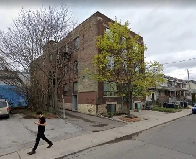 Brock and Dundas Studio Image# 1