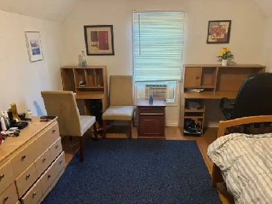 Private room in quiet Walkerville home Image# 1