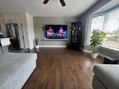 beautiful 4 bedroom with Solar Image# 9
