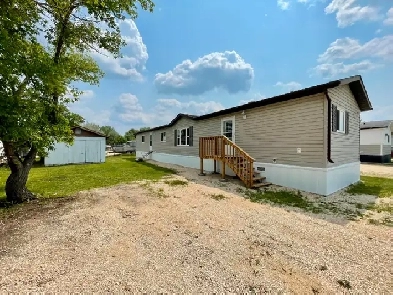 9 Birch Crescent - West Pine Ridge Image# 1