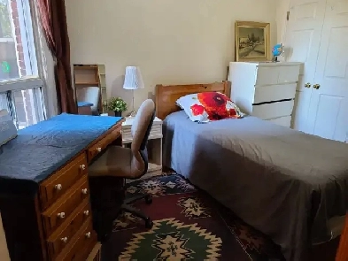 NO TEXTS PLEASE -phone or email. Furnished, LARGE Room for MALE, Image# 1