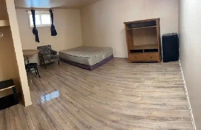 furniture room available $725 Image# 1