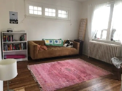 Annex 2-bedroom Apt. Sunny, Spacious (Toronto) Image# 1