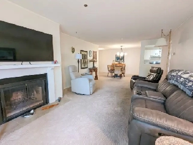 Beautiful well maintained 2 bdr/2bath in Victoria! Image# 7