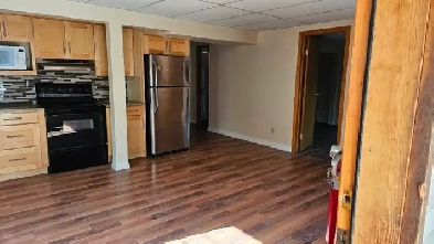 2 Bedroom, 1 Bath Lower Suite Image# 13