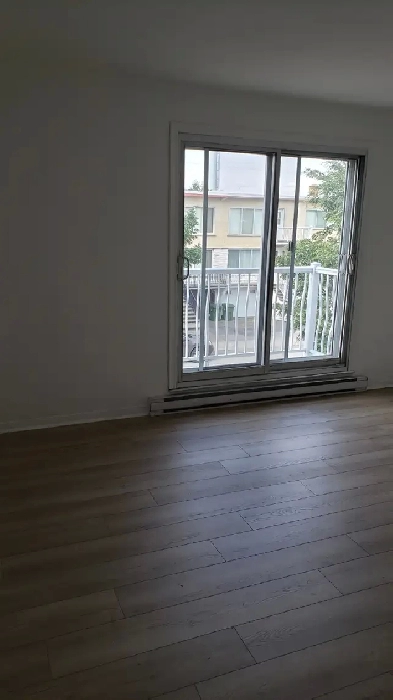 41/2 renovated for rent near everything Image# 1