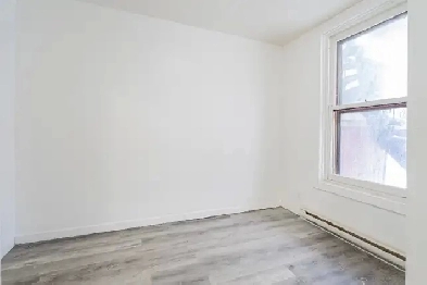 Spacious 5 ½ Apartment – 3 Bedrooms – Available Now Image# 1