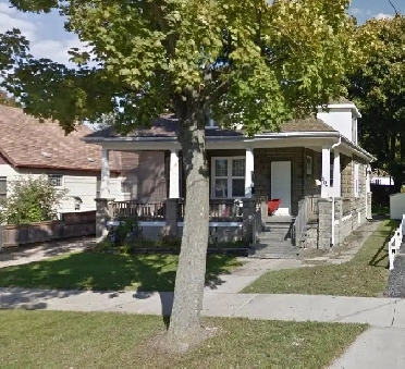 Excellent MAIN FLOOR 3 BD APARTMENT  $1900 inclusive!! Image# 1