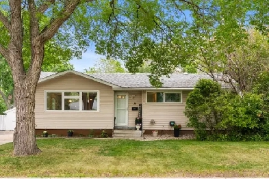 OPEN HOUSE - 15 Hawthorne Cres - Move In Ready Bungalow Image# 6