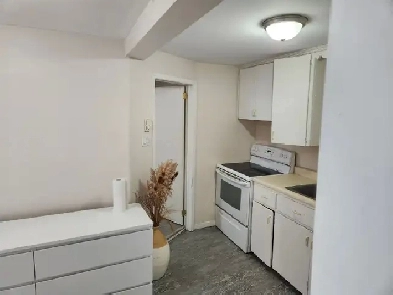 Cozy one bedroom apt right downtown Chatham - only $890! Image# 1