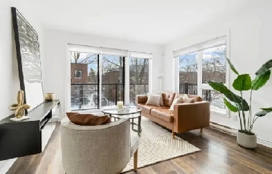 Corner unit 2 beds with garage and locker Image# 1