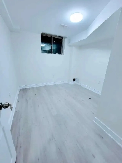 room for rent in basement near sheridan for girls Image# 4