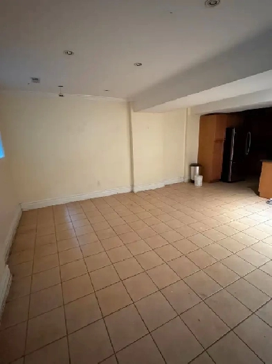 1-Bedroom Basement Apartment (750 Sq Ft): Prime Toronto Location Image# 2