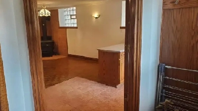 Luxury basement apartment, with front and rear entrance. Image# 15