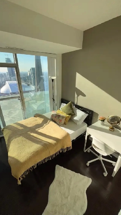 Private Room Available Near Union Station Image# 4