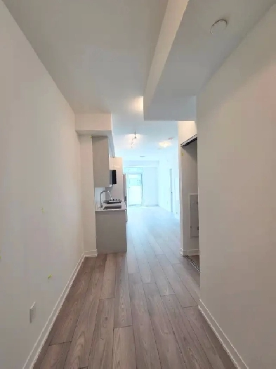 Spacious 1 Den Condo for Rent in Vaughan – Near Vaughan Mills Image# 1