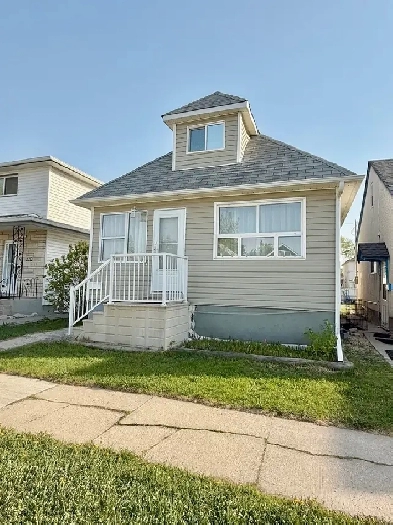 Stunning 4 Bedroom & 2 Bath Home for Sale - 604 Cathedral Avenue Image# 2