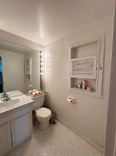 Grand 3 1/2 Ville Mont-Royal/TMR 1er juillet Image# 1