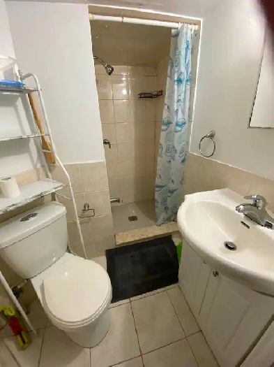 Cozy room in eastyork is available from July 1st,$780/month Image# 3