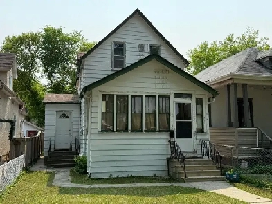 Scotia Heights 1 3/4 Stry 3 Brs 1 Bath ONLY $179,900! Image# 1