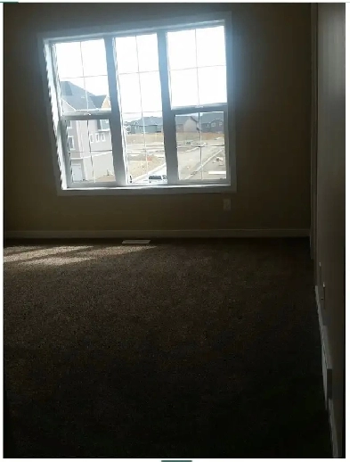 A 3 Bedroom Townhouse with 2/5 Bathrooms for Rent! Image# 3