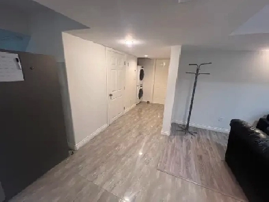 Furnished 4 Bed, 2 Bath Basement Suite  (R4, Canada Line, 17) Image# 6