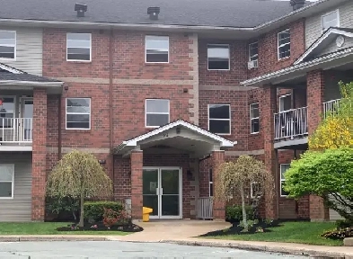 SPACIOUS 2 BEDROOM 2 LEVEL APARTMENT CLAYTON PARK WEST AUGUST 1 Image# 1