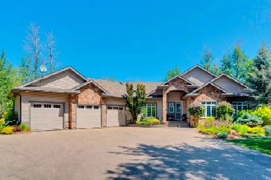 Show stopping 2000 sqft BUNGALOW in Waterton Estates! Image# 1