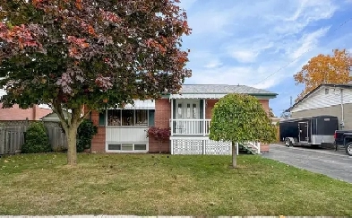 Updated 3-bedroom UPPER unit near Whitby GO station! Image# 1